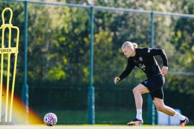 Jogadores do Manchester City durante treinamento da equipe - (crédito: Foto: Divulgação) Jogadores do Manchester City durante treinamento da equipe - (crédito: Foto: Divulgação)