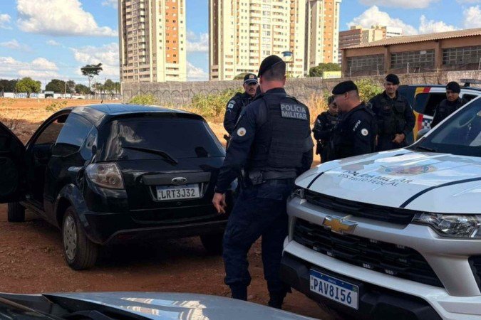 Suspeitos usaram um Ford Ka preto para abordar as vítimas