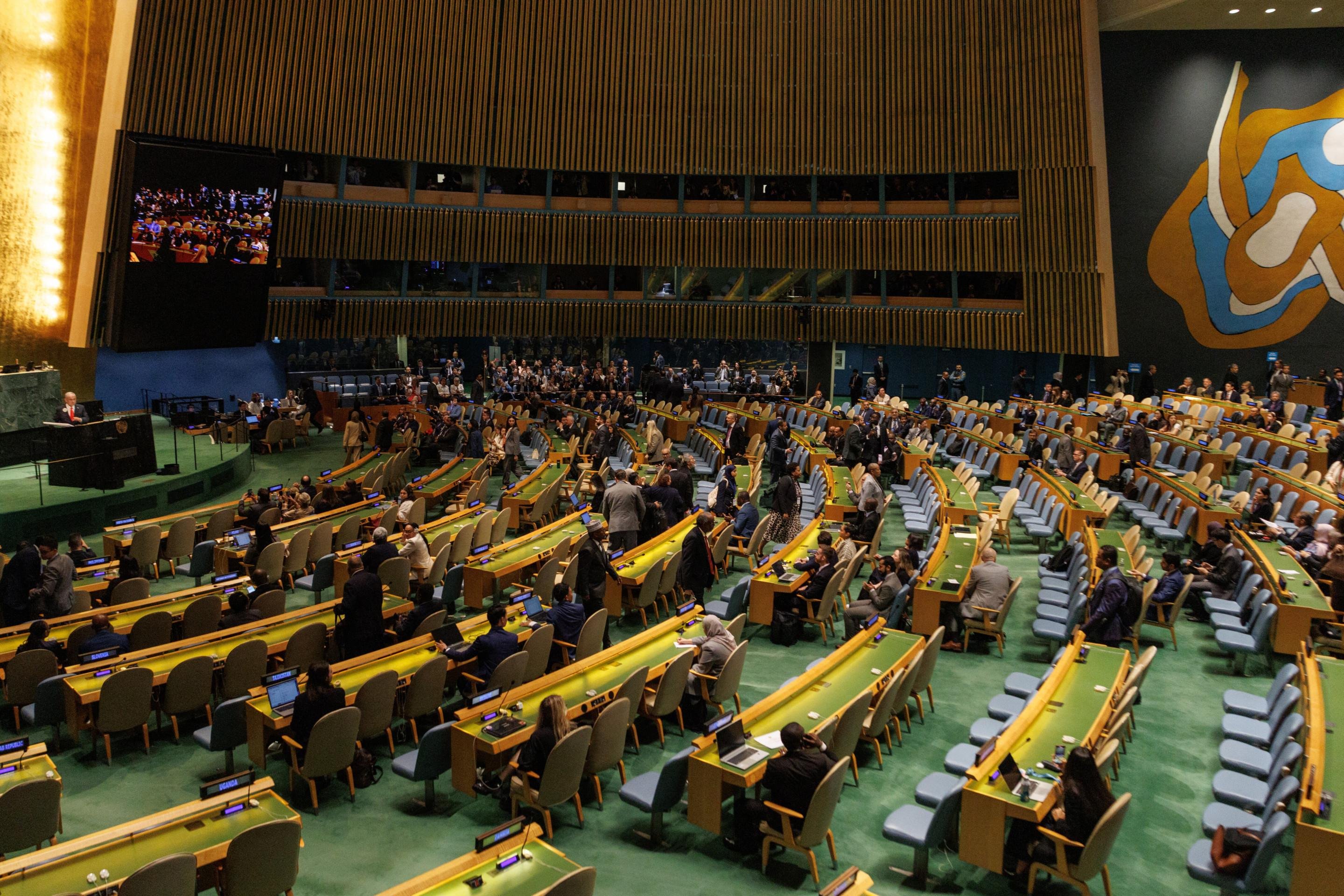 Delegações deixam o auditório em protesto