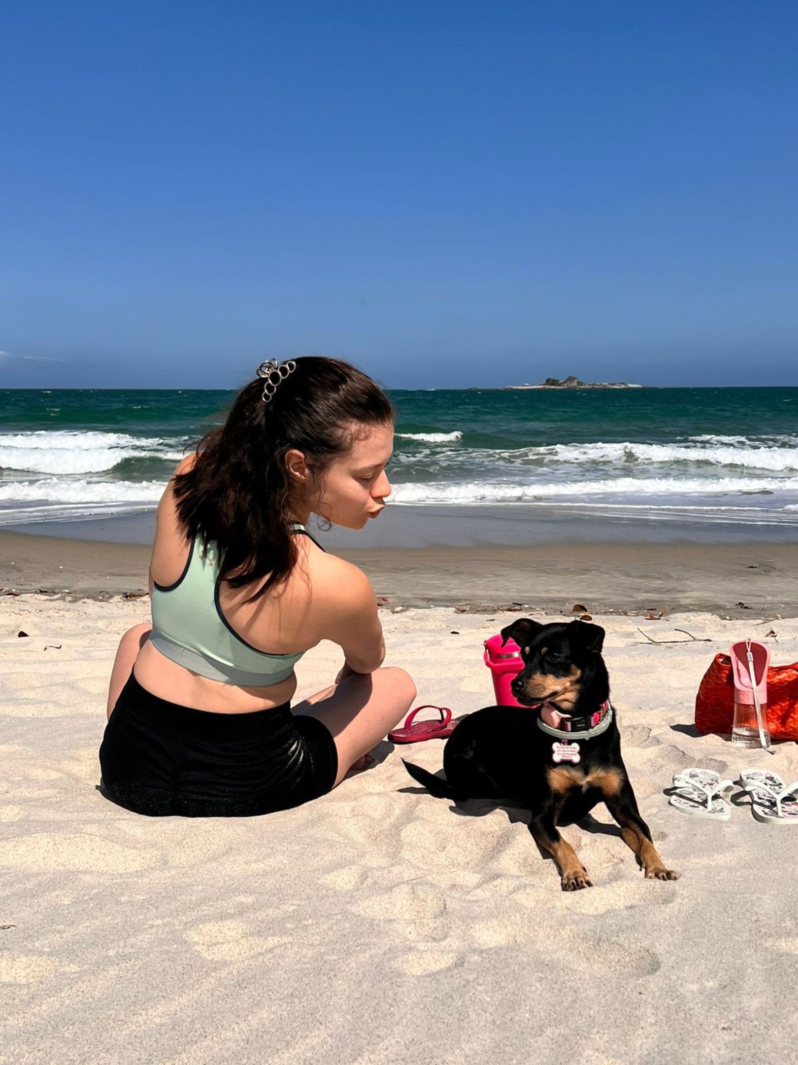 Milena com a cadelinha Mary Jane