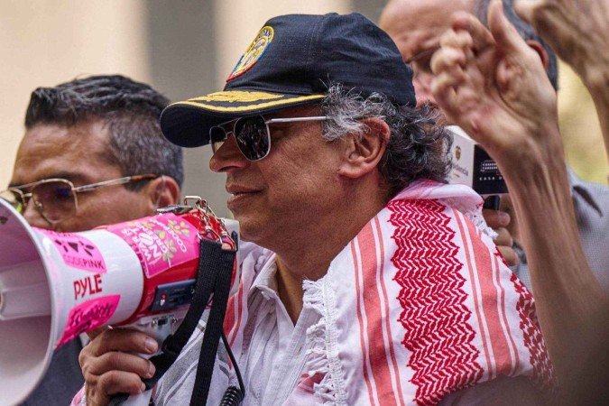 EUA revogam visto de presidente da Colômbia por 'comentários incendiários'