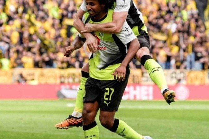 Borussia Dortmund não conquista a Bundesliga desde a temporada 2011/2012 -  (crédito: Foto:  Valerio Pennicino/Getty Images)