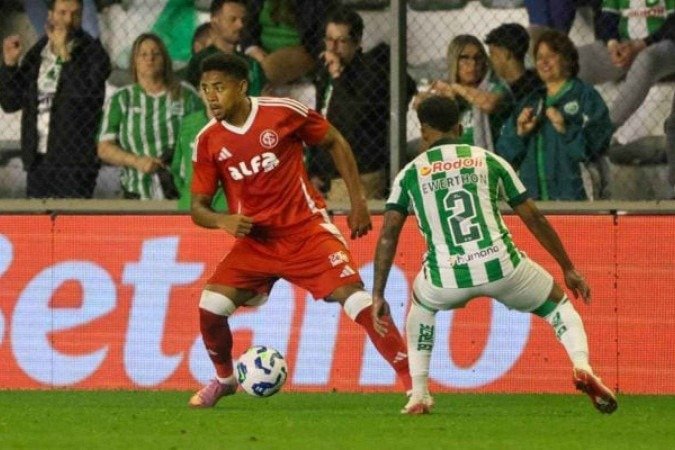 Times gaúchos empatam em jogo truncado - (crédito: Foto: Ricardo Duarte / Internacional) Times gaúchos empatam em jogo truncado - (crédito: Foto: Ricardo Duarte / Internacional)