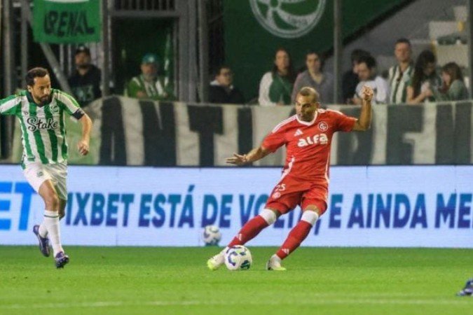 Jogador lamentou muito sobre o resultado da partida -  (crédito: Foto: Ricardo Duarte / Internacional)