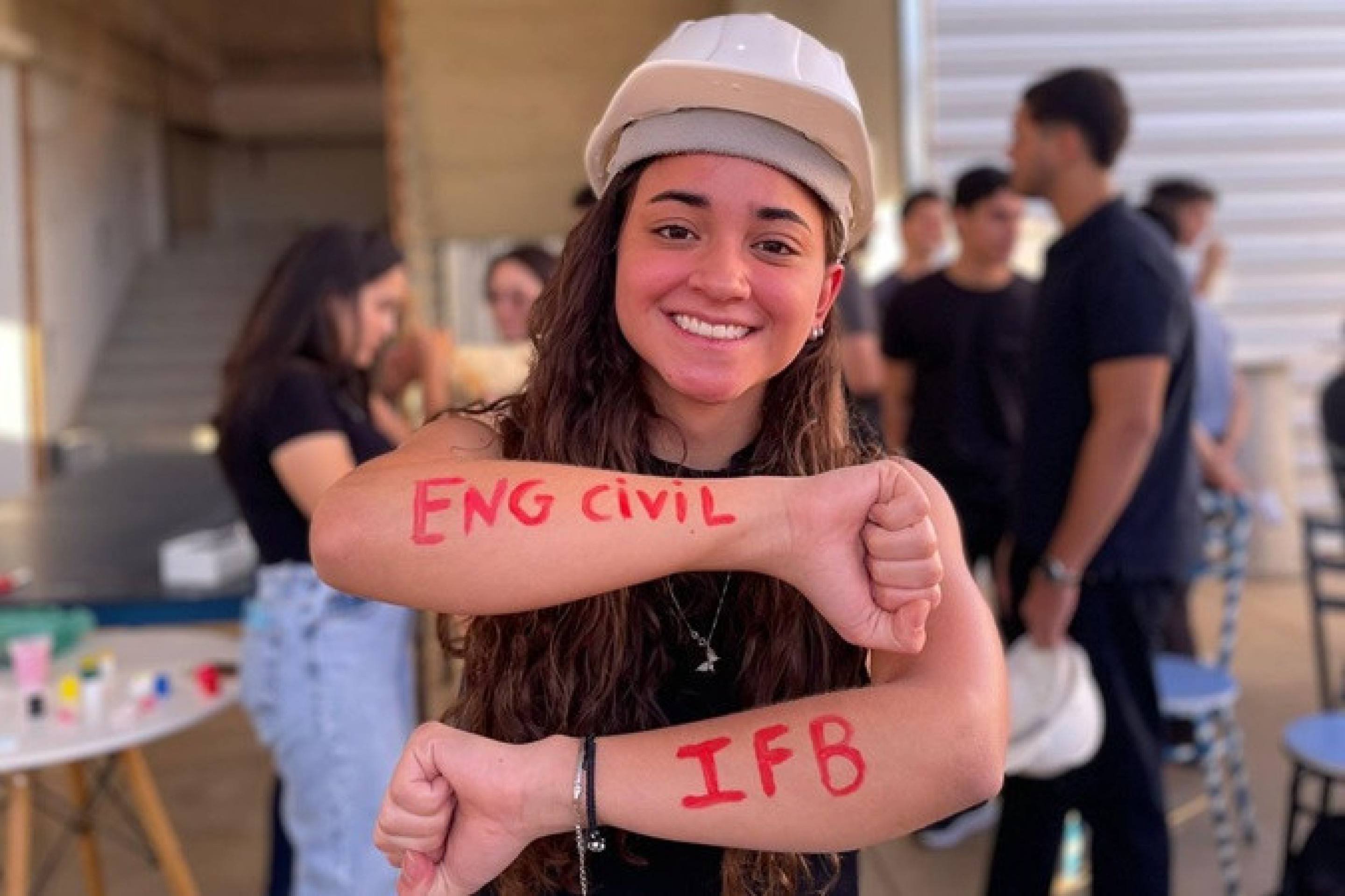 Izabela Freitas, 18 anos, caloura do curso de engenharia civil 