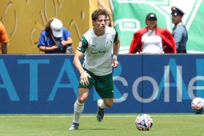GIAY - Partida ruim do argentino que encontrou muitas dificuldades na marcação, principalmente para cima de Sanabria. Além disso, flertou com a expulsão muitas vezes e pouco fez no ataque.- NOTA:4,0- Foto: Cesar Greco / Palmeiras