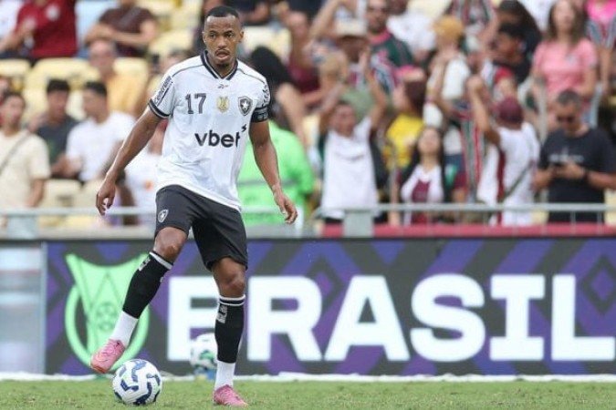  MARLON FREITAS - Fez um jogo burocrático, pois desta vez não evoluiu em lances de ataque. Na defesa, envolvido quando Martinelli e Lucho caíram pelo seu setor.  NOTA 6,0. Foto: Vitor Silva/Botafogo