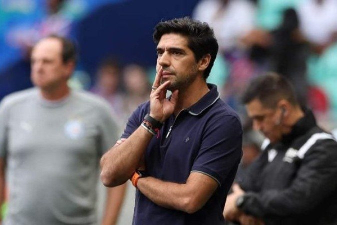 ABEL FERREIRA - Manteve a escalação que vinha dando certo, mas as duas lesões no primeiro tempo mexeram com o plano do treinador para a partida. As substituições também não fizeram efeito. Pelo contrário, pioraram a equipe.- NOTA: 5,0 - Foto: Cesar Greco / Palmeiras