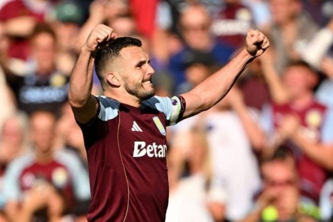 John McGinn comemora o seu bonito gol, o segundo do Aston Villa na virada por 3 a 1 sobre o Fulham -  (crédito: Foto: Dan Mullan/Getty Images)