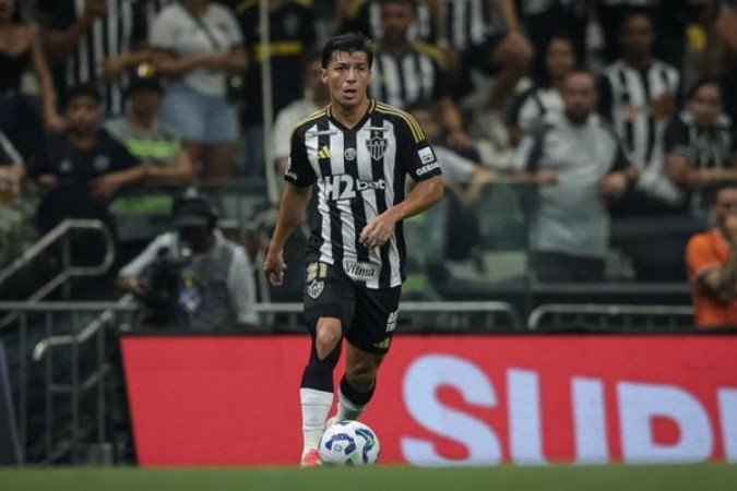 ALAN FRANCO – Um guerreiro, principalmente no segundo tempo, quando ajudou a fechar os espaços. Mas ainda assim perdeu algumas disputas que resultaram em lances de perigo na área atleticana. NOTA 6,5. Foto: Pedro Souza