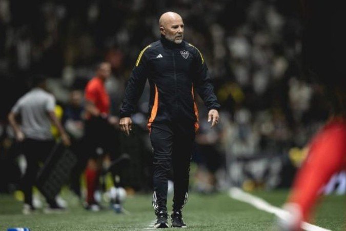 Sampaoli se emociona após vitória do Atlético sobre o Mirassol -  (crédito: Foto: Pedro Souza / Atlético)