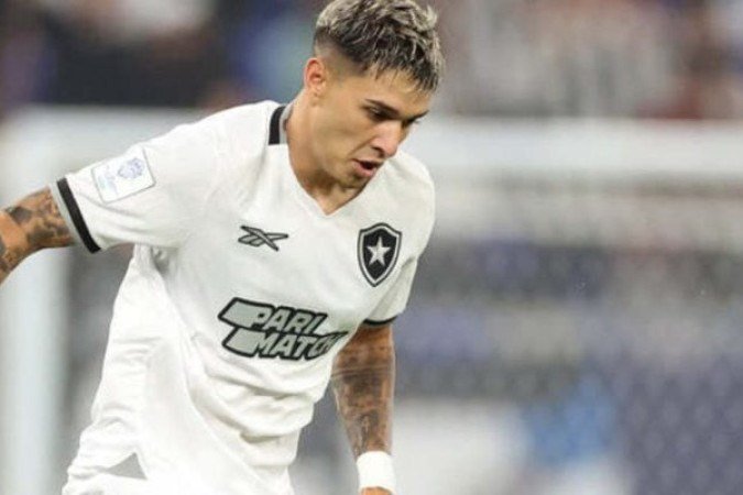 PONTE -  Entrou aos 36 minutos da etapa final na vaga de Vitinho. Mal foi notado em campo. NOTA 5,0. Foto: Vitor Silva/Botafogo