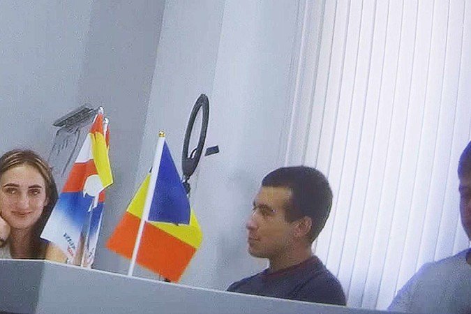 Um exemplo de instruções emitidas pela rede para criar desinformação — diz aos participantes para compartilharem frases sem fundamento como Um exemplo de instruções emitidas pela rede para criar desinformação — diz aos participantes para compartilharem frases sem fundamento como