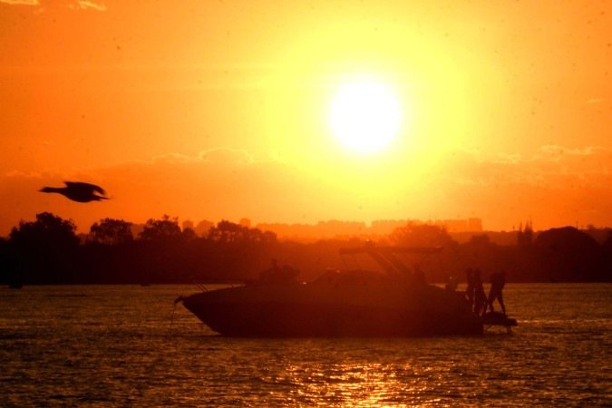 Bom dia, Brasília! Segunda-feira deve ser de calor e baixa umidade -  (crédito: Ed Alves/CB)
