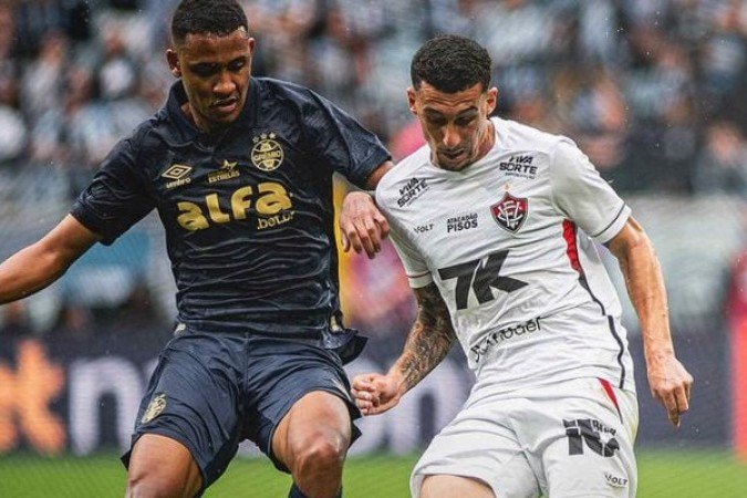 VITÓRIA - Aguerrida, equipe fez até um bom primeiro tempo, levando certo perigo contra o gol gremista. Na etapa final, chegou ao seu gol, mas não conseguiu manter o nível, sendo presa fácil. NOTA 5,5. Foto: reprodução/X