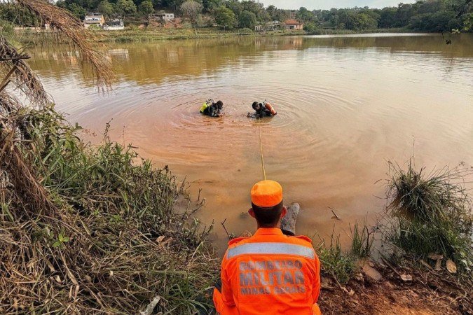 Militares do 2º Batalhão de Bombeiros Militar de Contagem localizaram o corpo no fim da tarde -  (crédito: CBMMG)
