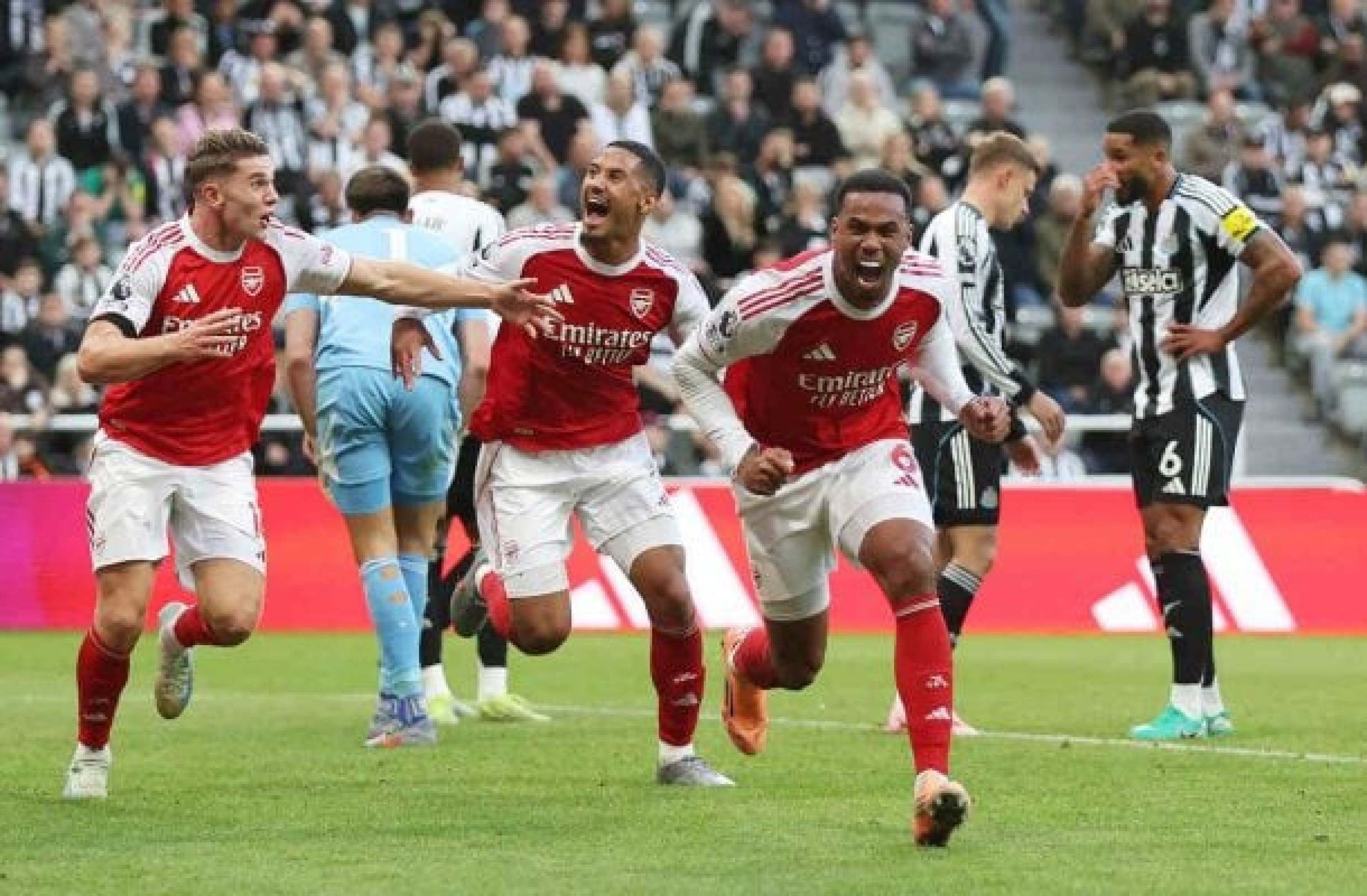 Arsenal vira no fim com gol brasileiro e vence o Newcastle na Premier League