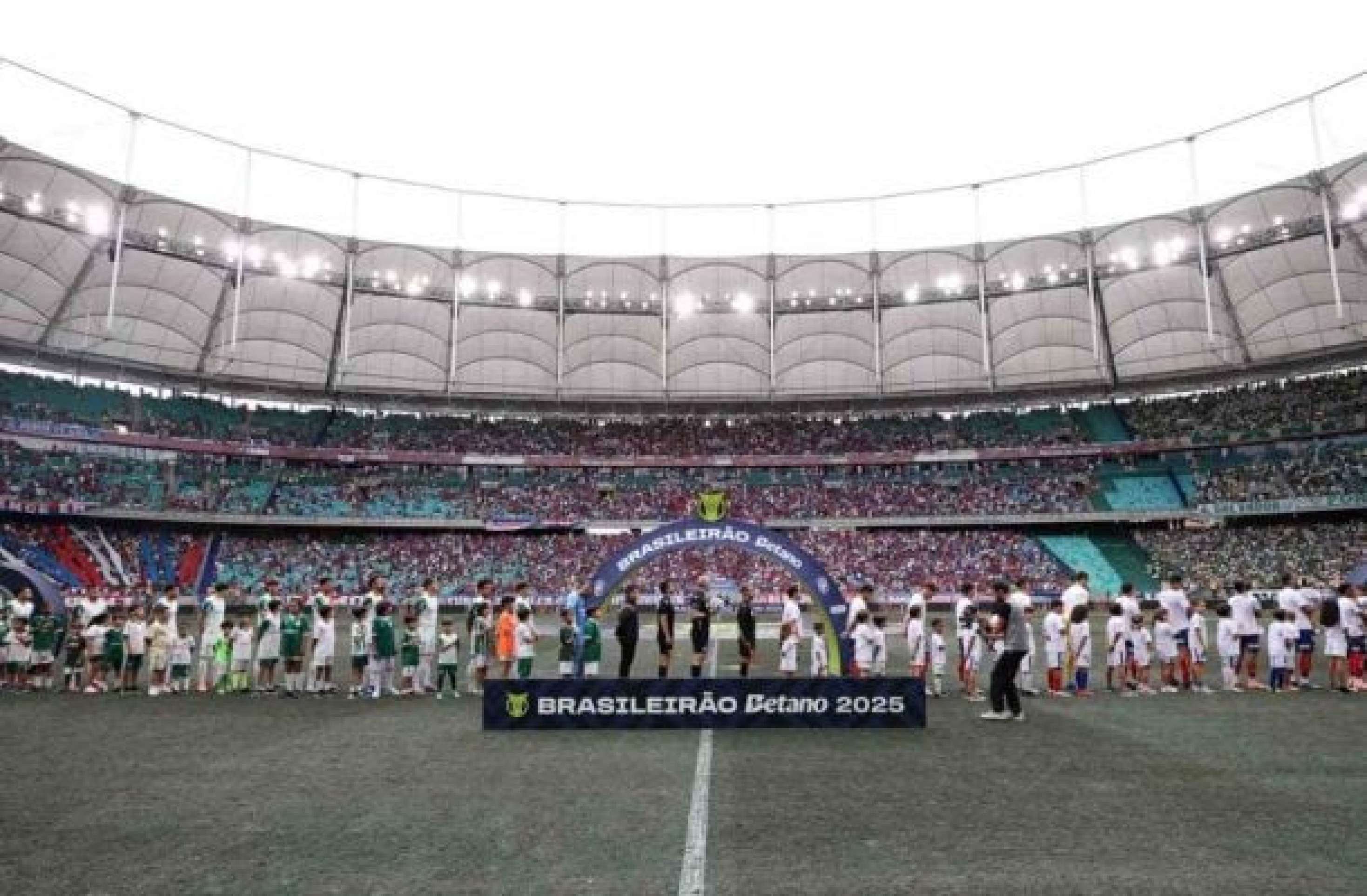 Palmeiras prepara queixa à CBF por condições do gramado da Fonte Nova