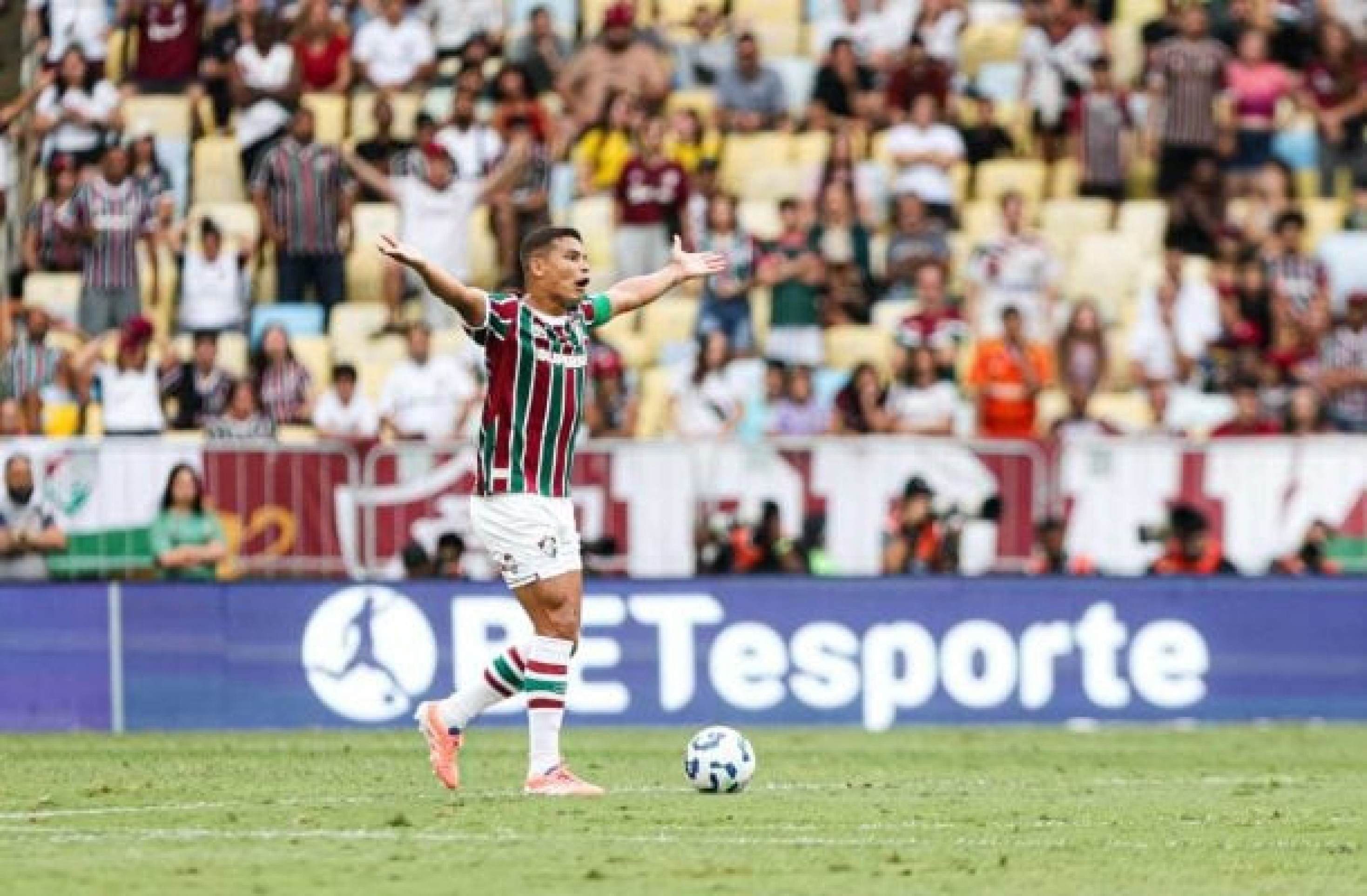 Thiago Silva, do Fluminense, passará por exame nesta segunda