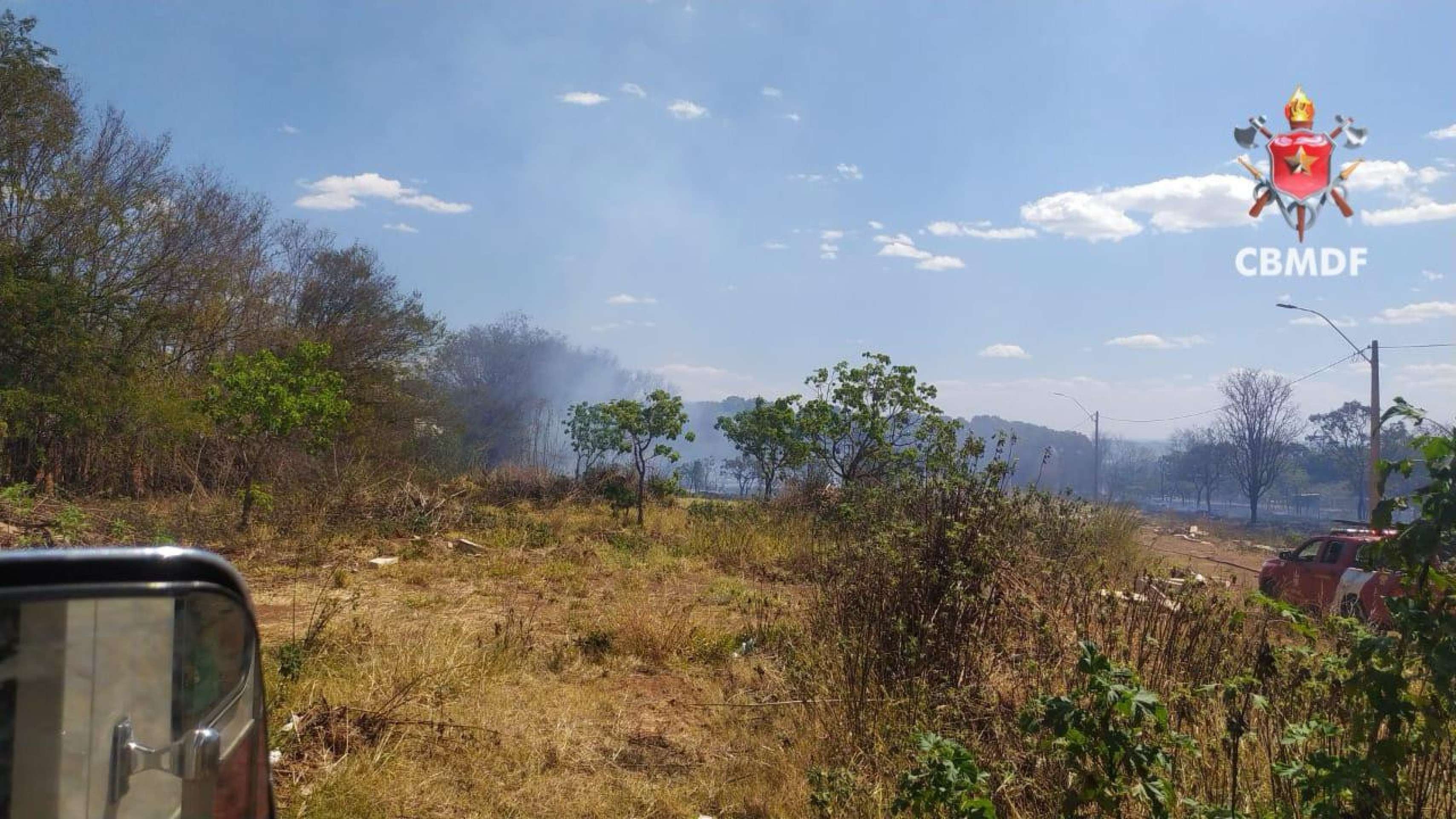 Incêndio atinge área de vegetação na Ponte Alta Norte do Gama 