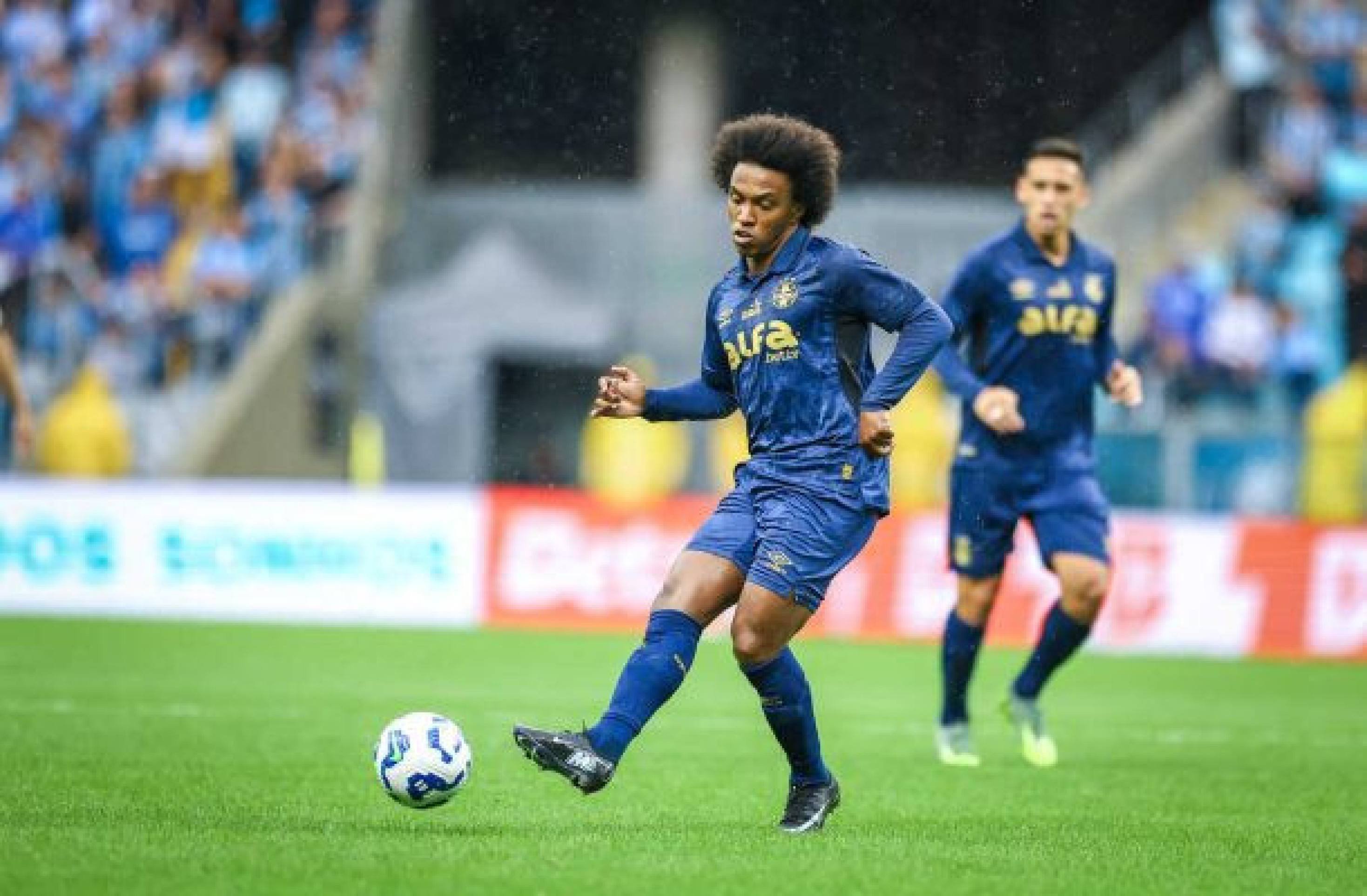 Mano atualiza situação de Willian, que deixou campo no 1° tempo