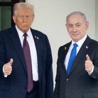 O presidente dos Estados Unidos, Donald Trump (esquerda), e o primeiro-ministro israelense, Benjamin Netanyahu  -  (crédito:  AFP)
