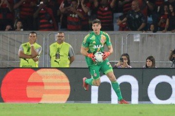 Rochet deve perder seis jogos do Internacional por lesão no pé esquerdo -  (crédito: Ricardo Duarte / Internacional)