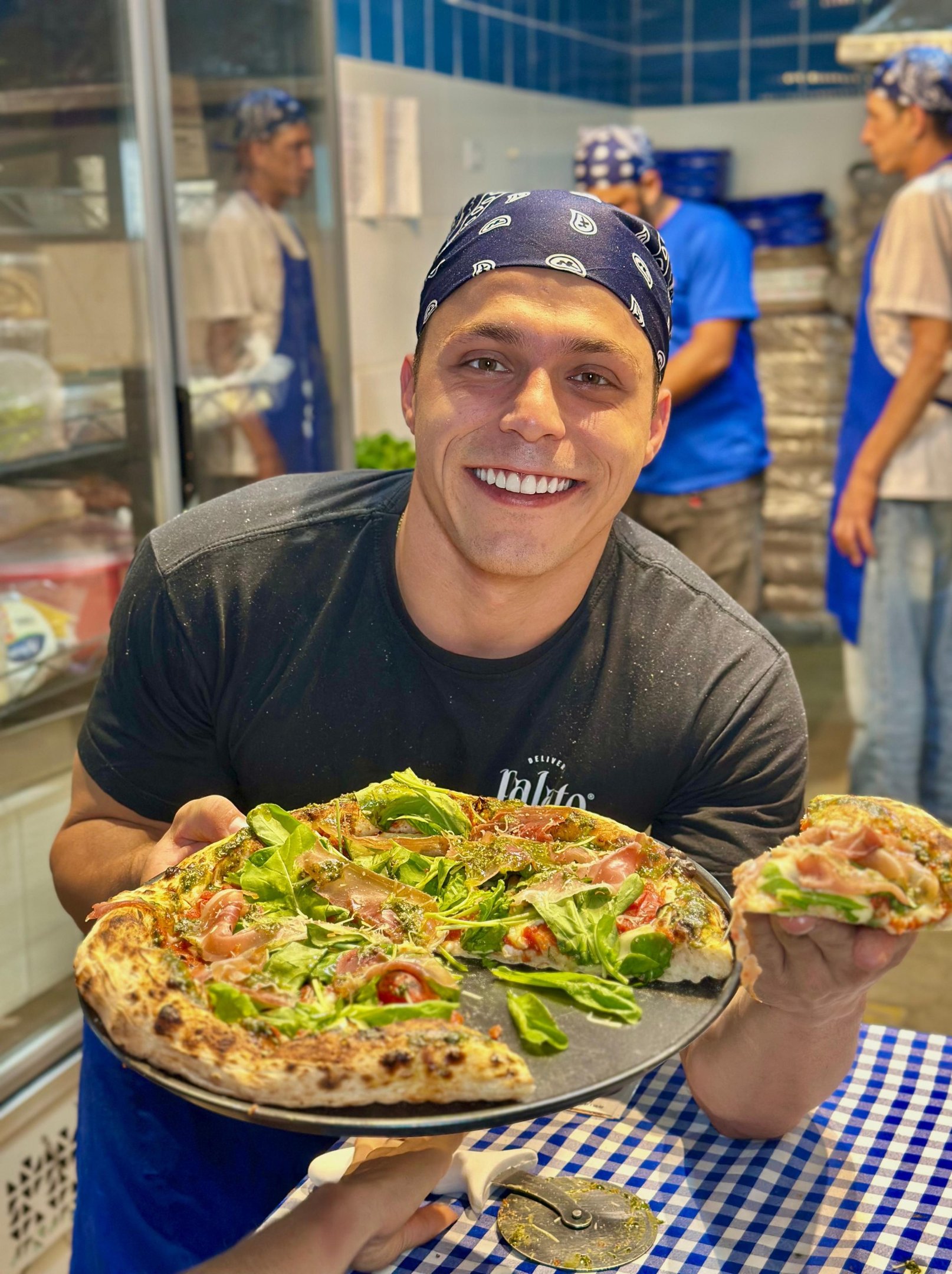 Leonardo Lopes, 27, proprietário do restaurante Paladar e da pizzaria Palato