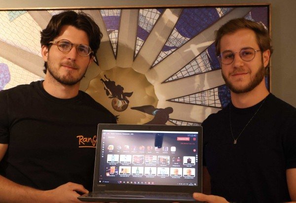 Bruna Gaston CB/DA Press