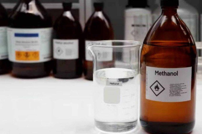 O grande problema da substância é que, quando adicionada à bebida, não altera o gosto e a pessoa o consome sem saber que está sendo envenenada - (crédito: Reprodução) O grande problema da substância é que, quando adicionada à bebida, não altera o gosto e a pessoa o consome sem saber que está sendo envenenada - (crédito: Reprodução)