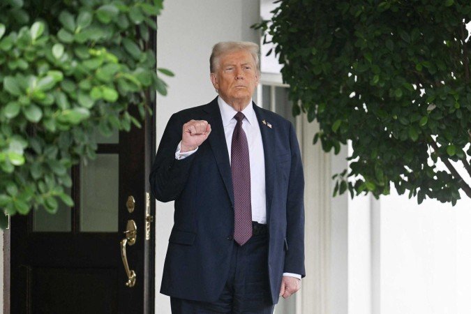 Trump diz que prefeito de Chicago e governador de Illinois deveriam estar presos