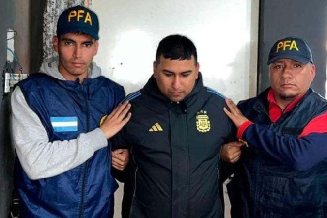 Figura da torcida do Newell's teria ligação com facção conhecida da Região Norte do país - (crédito: Foto: Divulgação / Polícia de Santa Fé) Figura da torcida do Newell's teria ligação com facção conhecida da Região Norte do país - (crédito: Foto: Divulgação / Polícia de Santa Fé)