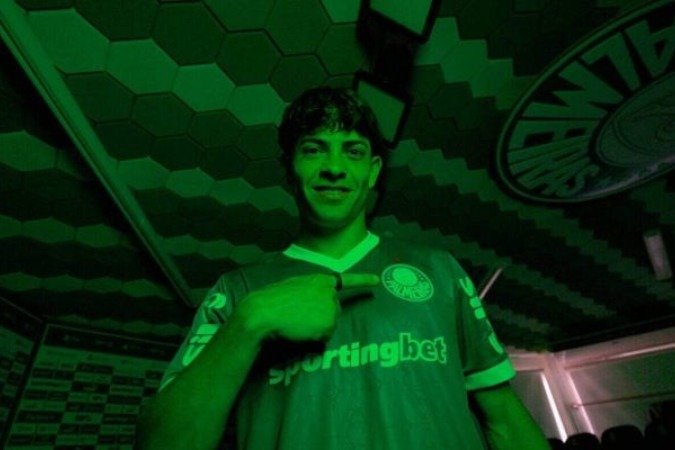 Palmeiras acerta renovação de contrato com o lateral-direito Giay  -  (crédito: Foto: Cesar Greco/Palmeiras)