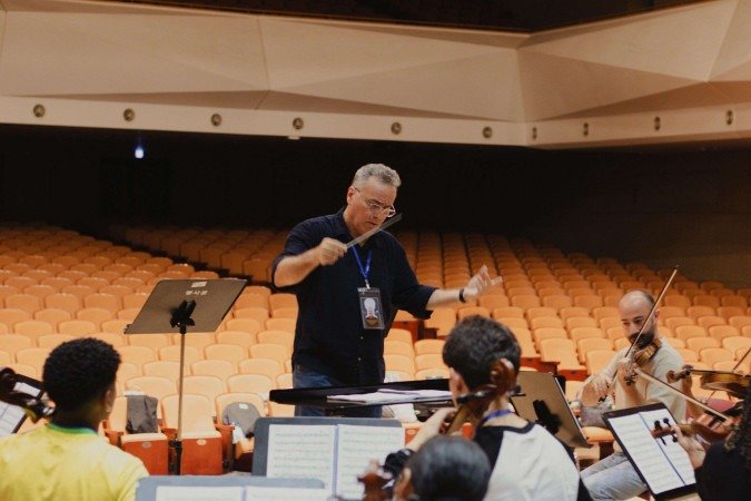 Jovens músicos do Brasil lideram turnê com artistas de países em conflito