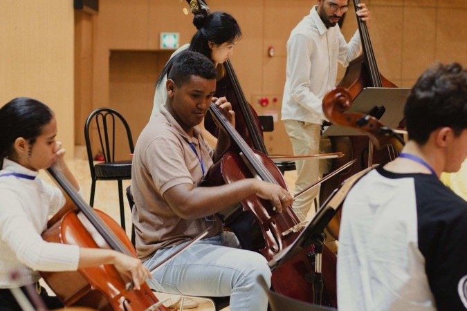 Músicos da Orquestra Criança Cidadã