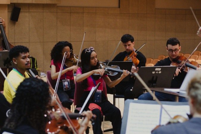 Músicos da Orquestra Criança Cidadã