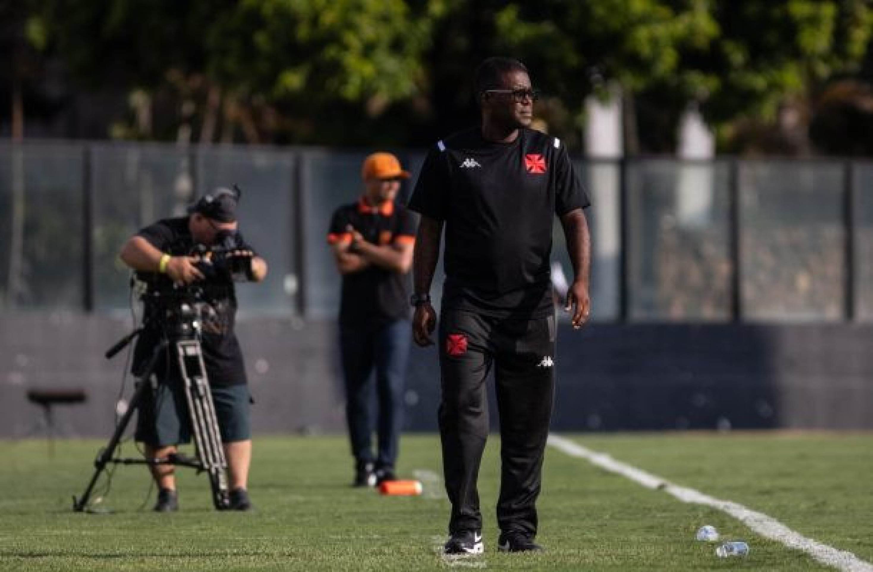 Sub-17: Técnico do Vasco projeta duelo contra o Palmeiras pelas quartas do Brasileirão
