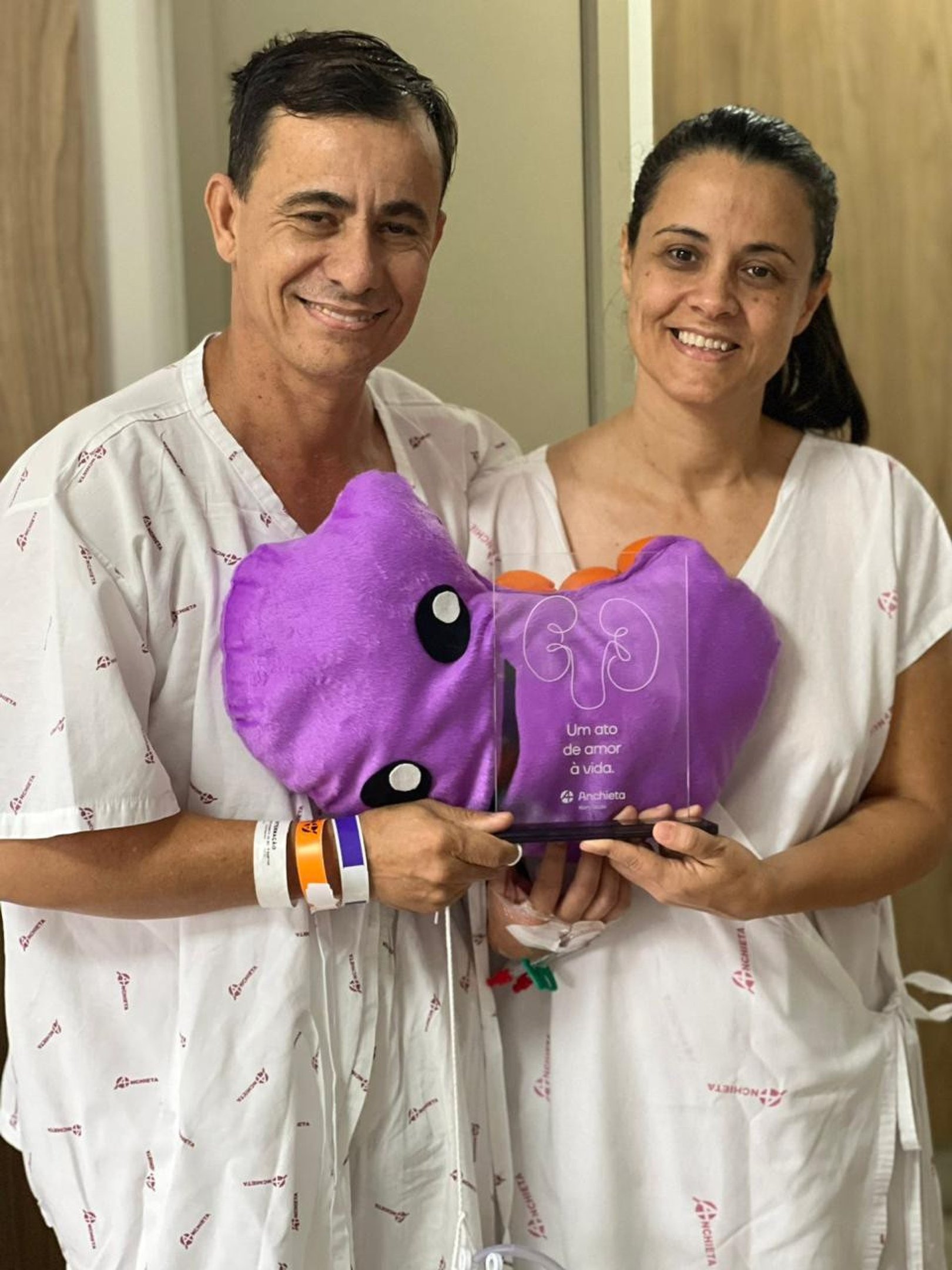 Robson de Jesus recebeu um  rim da irmã, Maria Carolina