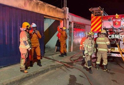 Fogo atinge residência em Sobradinho