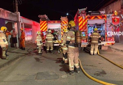 Fogo atinge residência em Sobradinho