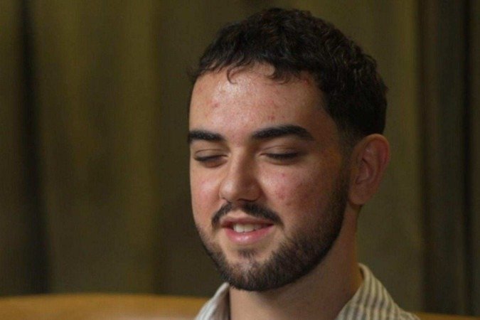 Calum estava viajando pelo Sudeste Asiático antes de sofrer envenenamento por metanol em Vang Vieng, no Laos -  (crédito: BBC)