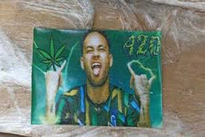 Drogas embaladas com o rosto de Neymar são vendidas também no Paraguai -  (crédito: Redes sociais)