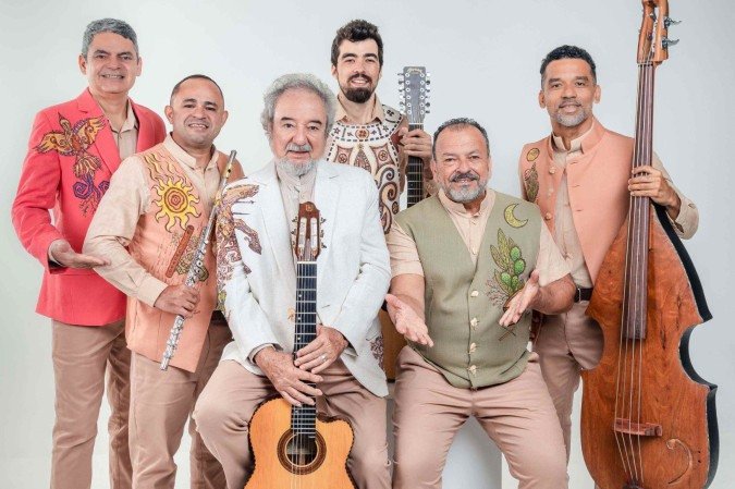 Marcelo Melo, Roberto Medeiros, Dudu Alves, Sandro Lins e Deri Santana, com participação especial de Waleson Queirós - (crédito: Sandro Lins) Marcelo Melo, Roberto Medeiros, Dudu Alves, Sandro Lins e Deri Santana, com participação especial de Waleson Queirós - (crédito: Sandro Lins)