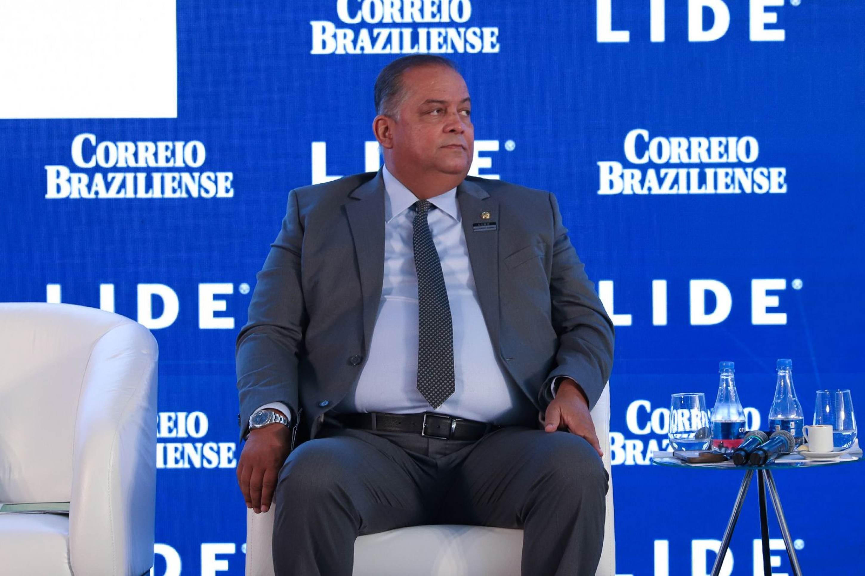 Senador diz que marco da IA não tirou investimentos do país