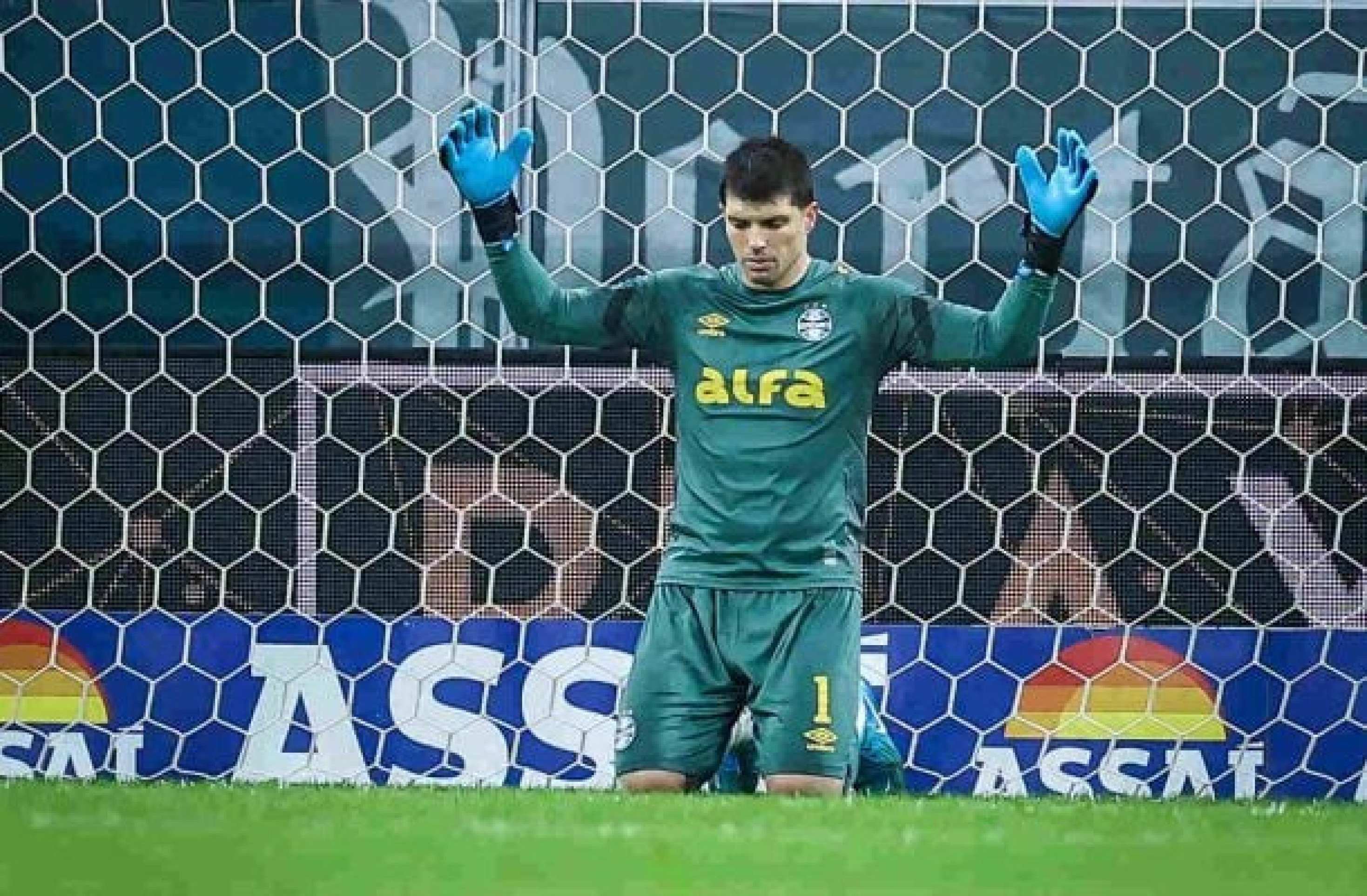 Lesão volta a incomodar Volpi, e Gabriel Grando ganhará sequência no Grêmio