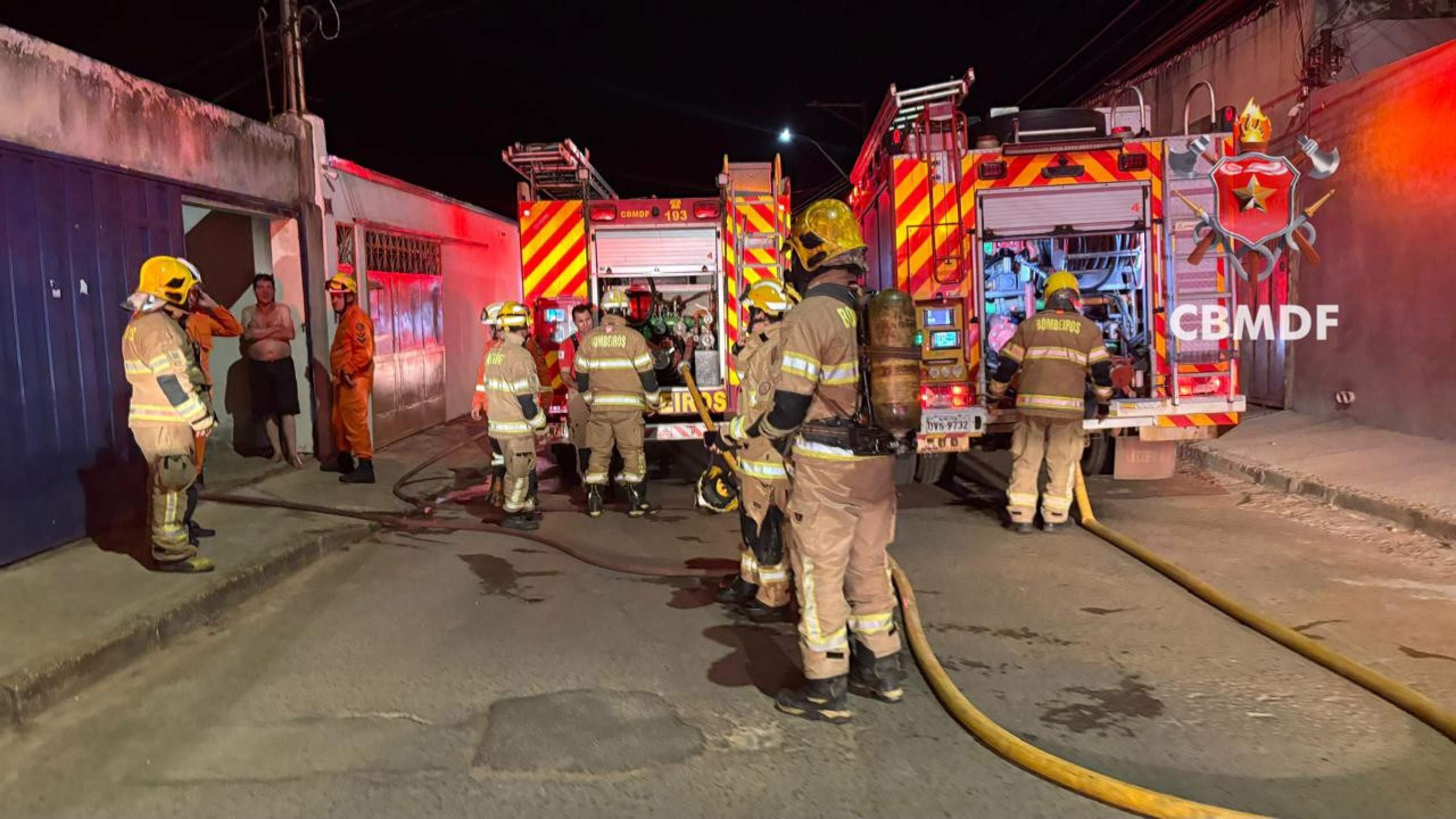 Incêndio atinge casa em Sobradinho e destrói imóvel parcialmente