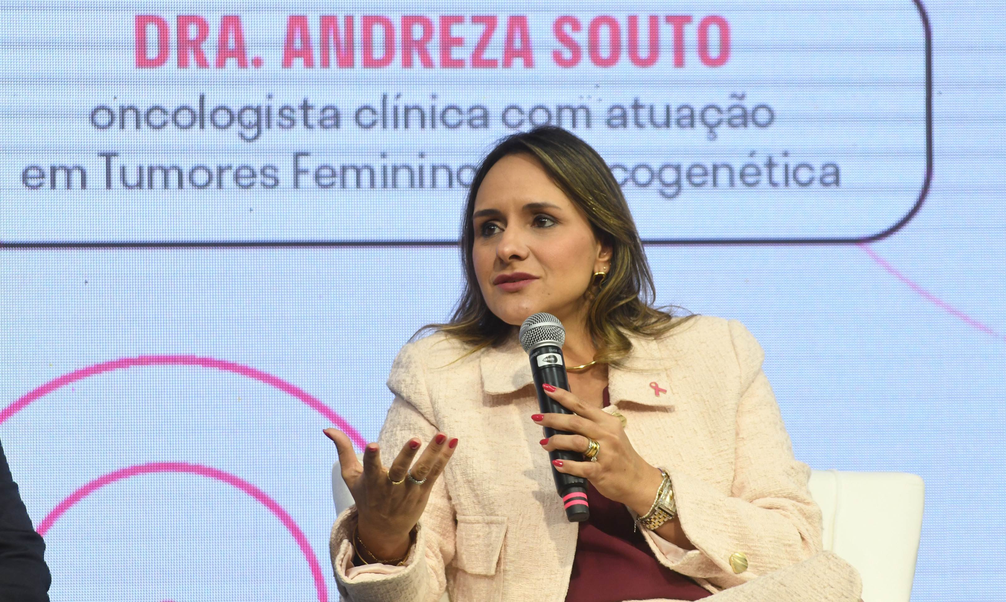 Câncer de mama: oncologista destaca importância do aconselhamento genético