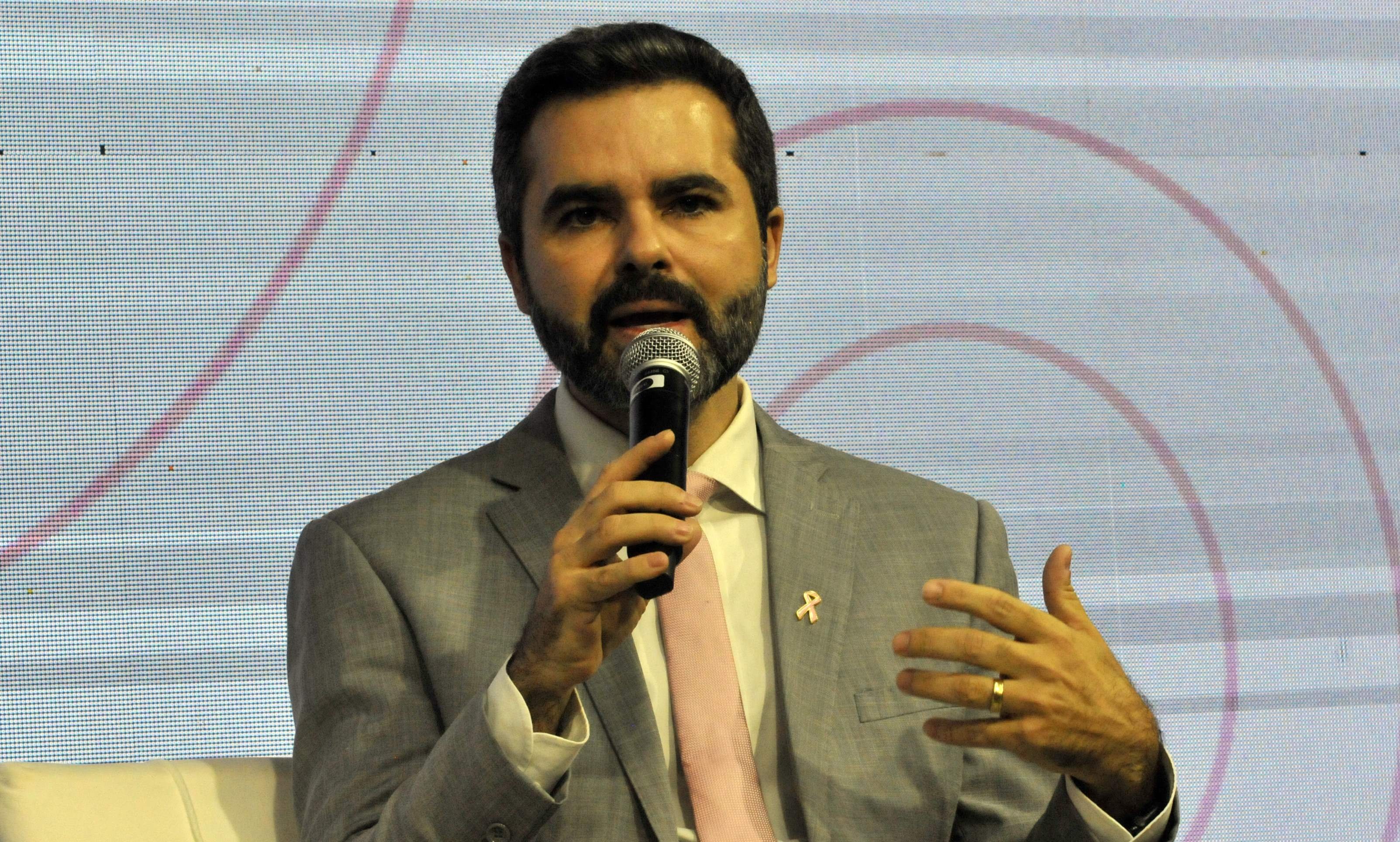  01.10.2025. Ed Alves CB/DA Press. CB Debate. Cancer de Mama. 1 Painel. Dr Cristiano Rezende 