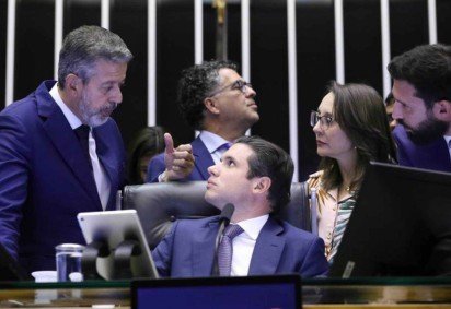 Dep. Arthur Lira (PP - AL), Dep. Alencar Santana (PT - SP), Presidente da Câmara dos Deputados, Hugo Motta (REPUBLICANOS - PB) e Dep. Renata Abreu (PODE-SP) -  (crédito: Kayo Magalhães / Câmara dos Deputados)