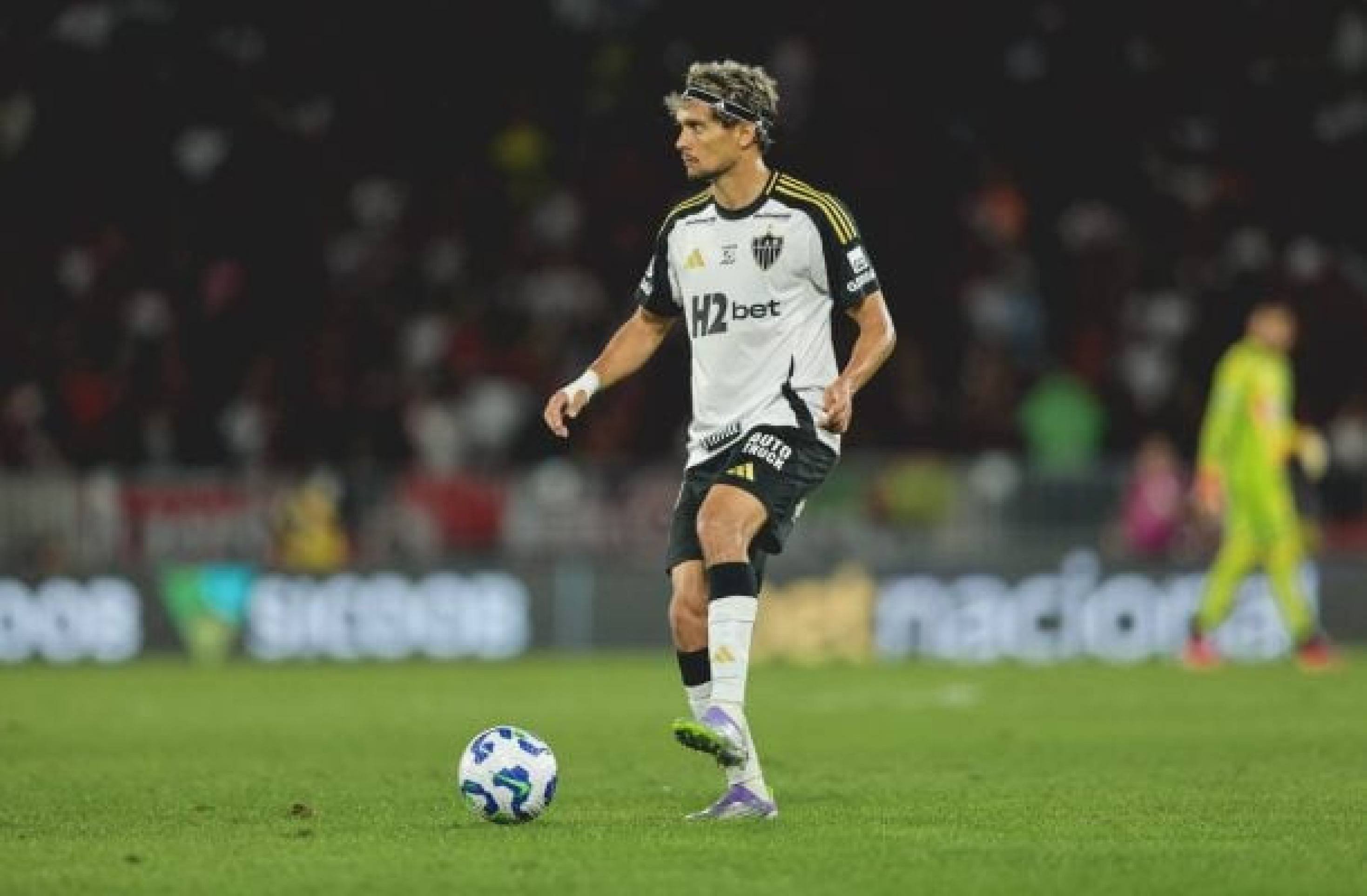 Fifa condena Atlético a quitar compra de Scarpa; clube recorre da decisão